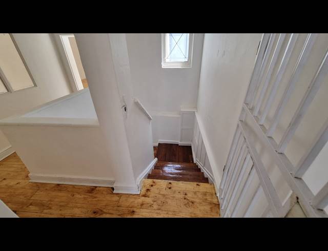 350M² BUILDING TO LET IN WOODSTOCK